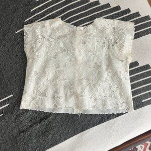 CUTE 80S ERA LACE-STYLE TOP OFF WHITE